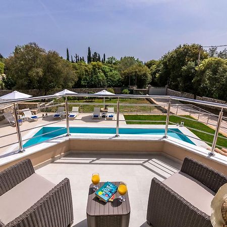 Villa Johnnie Poulades Экстерьер фото